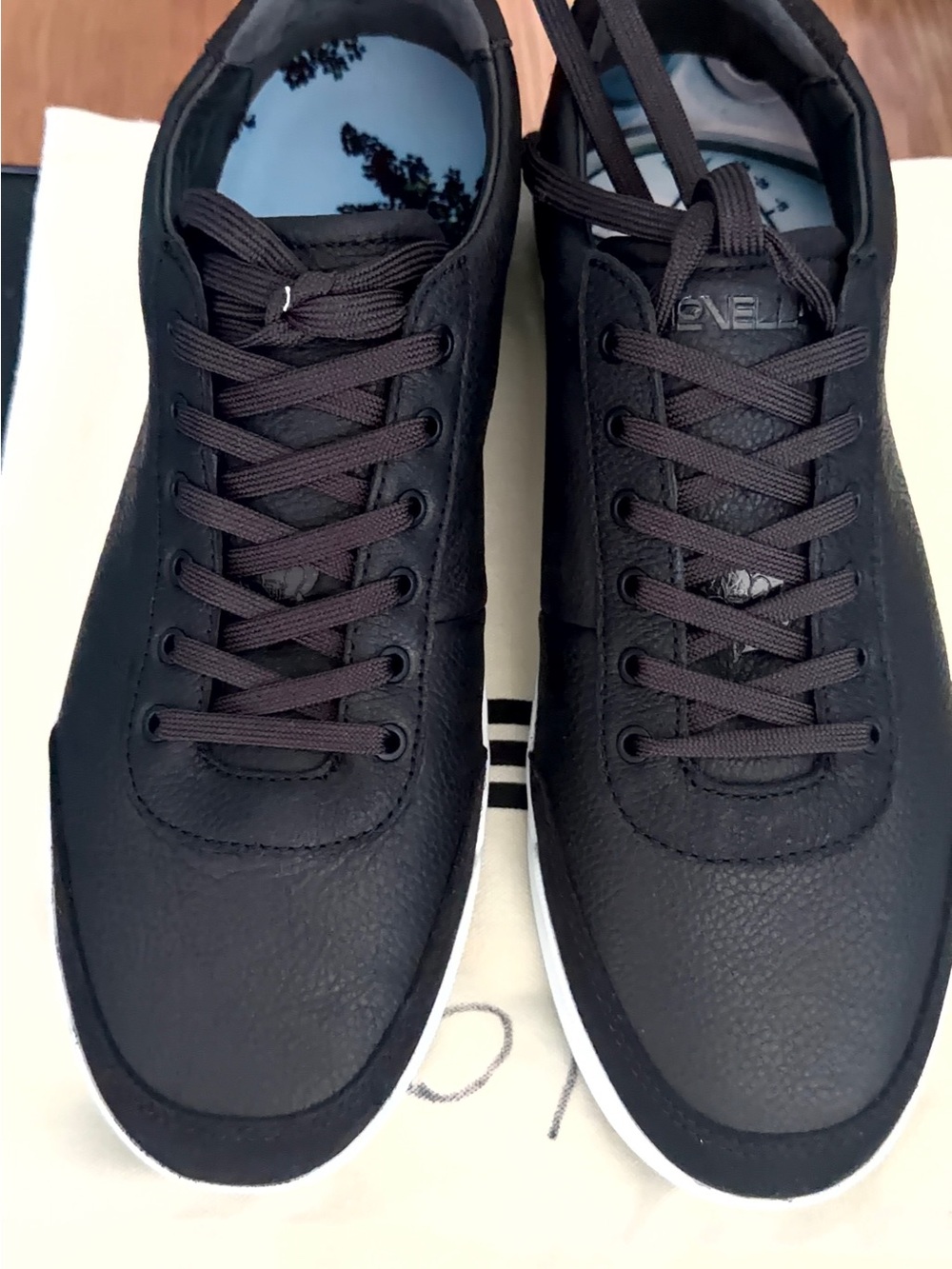 Authentic Original Vintage Style Men's Black Lace-Up Sneakers